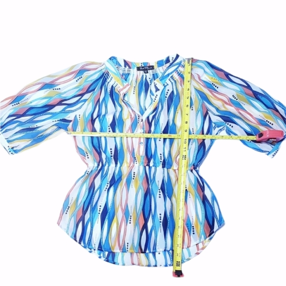 Colorful Patterned Women's Top - Picture 5 of 6